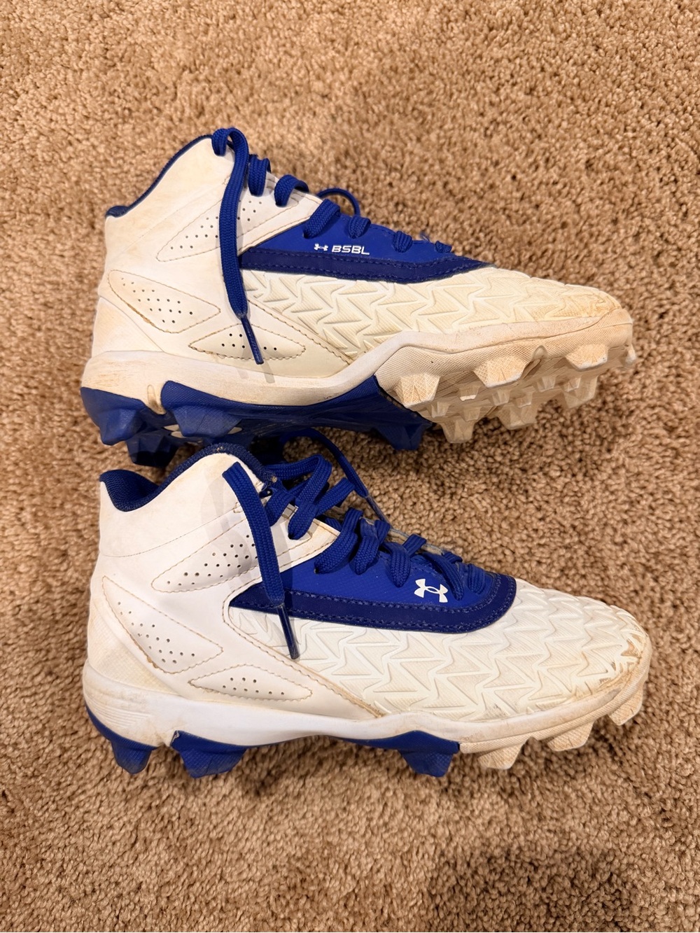 Under Armour White and Blue Youth Baseball Cleats